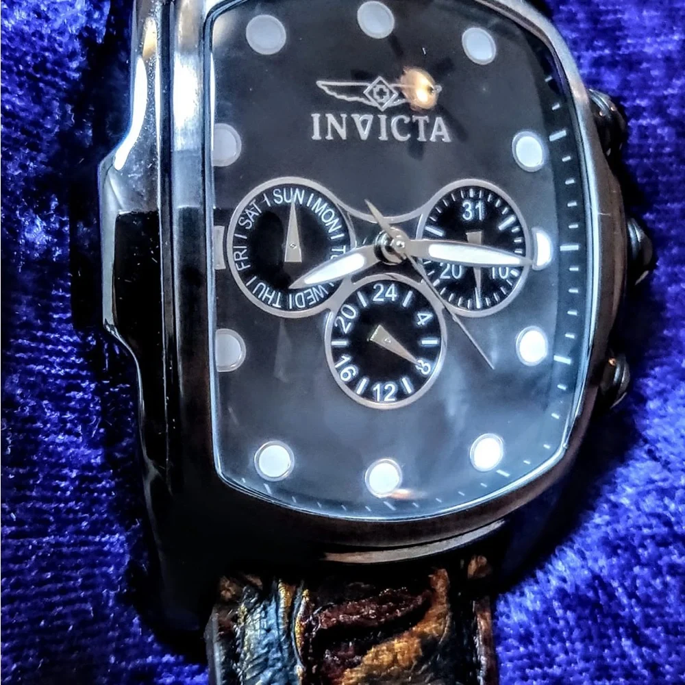 Invicta Lupah 14545 Swiss 47mm Men's Watch Multi dial Interchangeable Bands.